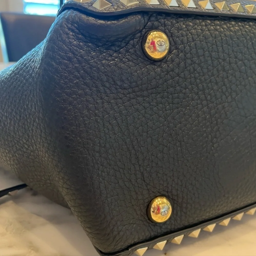 Valentino Garavani Rockstud Tote - Picture 4 of 14